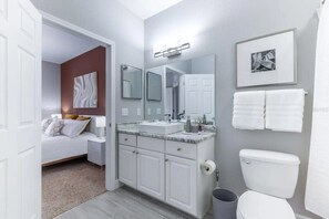 Hair dryer, towels - 4 Bedrooms/ 3 Bathrooms/ Lucaya Village (2-101) (Kissimmee)