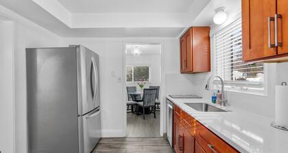 Cozy 2-bedroom house in Rockville