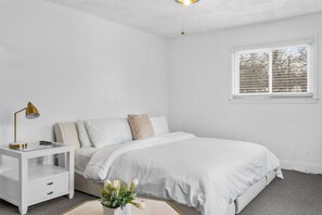 2 slaapkamers, een strijkplank/strijkijzer, wifi, beddengoed