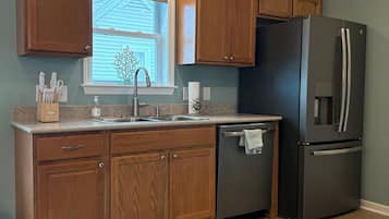 Mikrowelle, Ofen, Herdplatte, Geschirrspüler