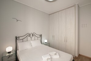 1 soverom, strykejern/-brett, internettilgang og sengetøy