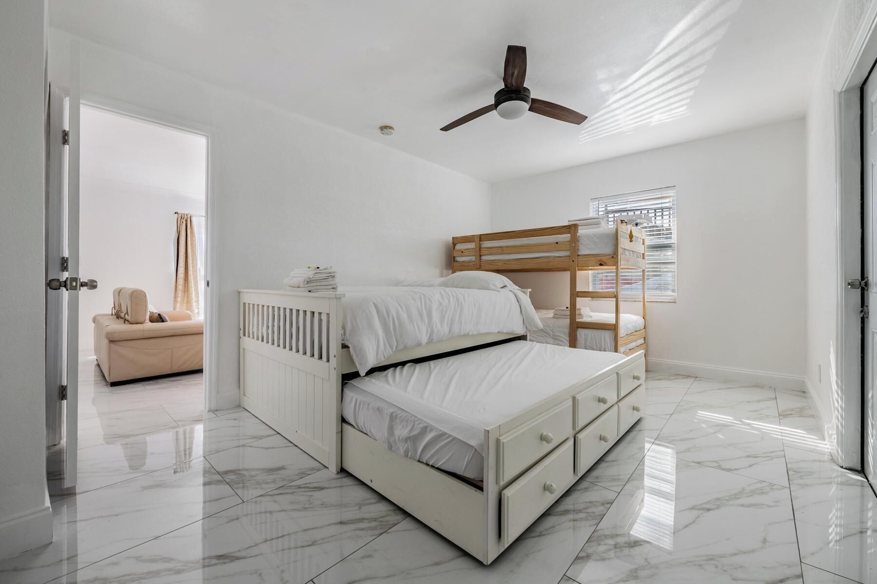 2 Schlafzimmer, Bügeleisen/Bügelbrett, WLAN, Bettwäsche