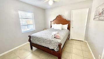 2 quartos, ferros/tábuas de passar roupa, Wi-Fi, roupa de cama