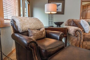 Télévision, cheminée