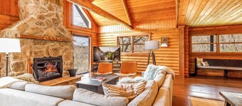 Log Home/Ht Tub/Game Rm/Firepit