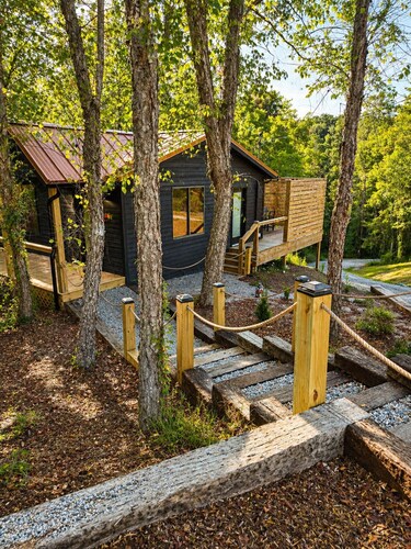Cozy cottage in the heart of Hocking Hills