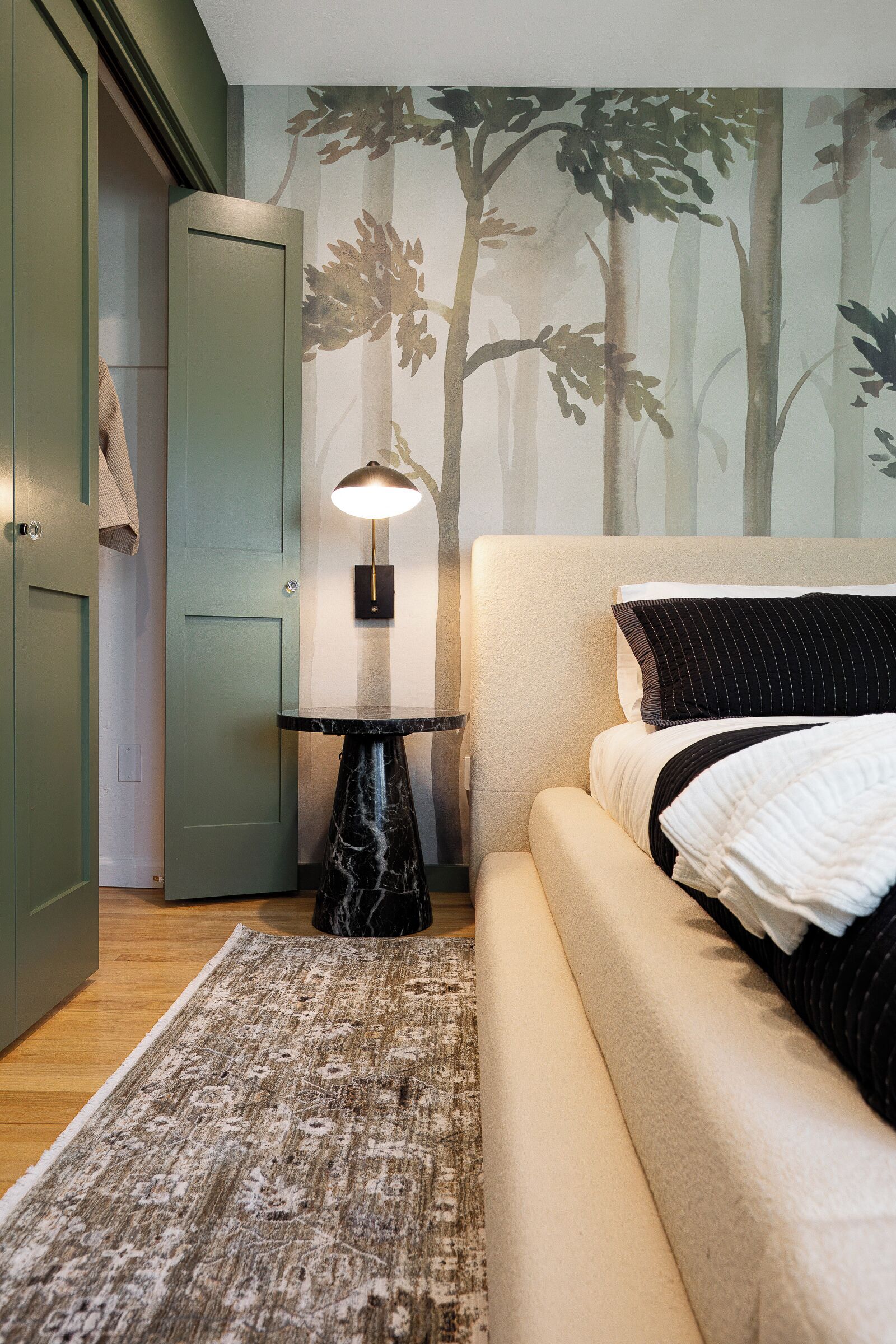 4 habitaciones, tabla de planchar con plancha, wifi y ropa de cama 