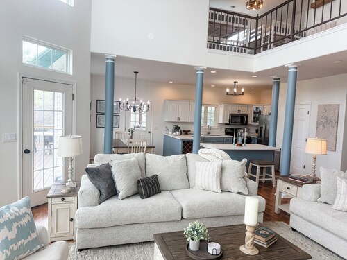 Eagles Landing - Lake Life for up to 12 guests right on Table Rock Lake