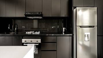 Microondas, horno y parrilla de estufa