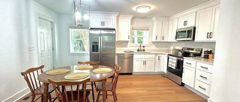 Mikrobølgeovn, ovn, kogeplade, opvaskemaskine