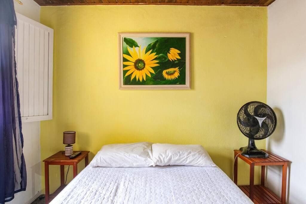 2 habitaciones, tabla de planchar con plancha y acceso a internet 