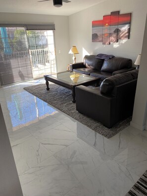 Living area - 2-bedroom 2-bath Remodeled Condo (Palm Springs)