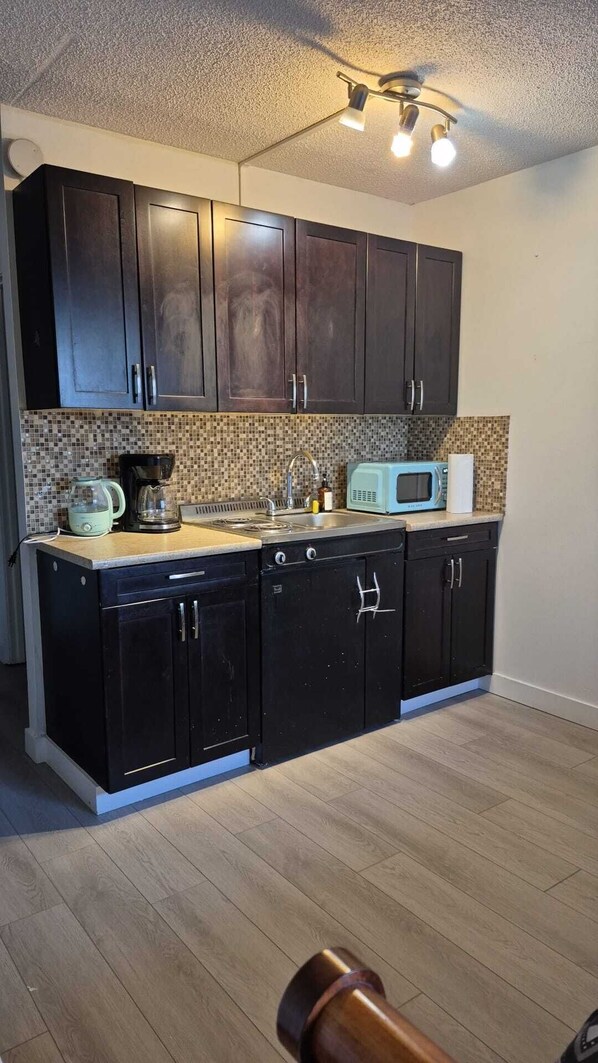 Microwave, stovetop