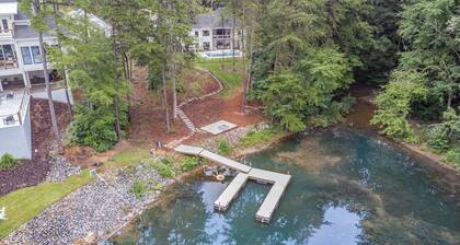 Ultimate Lake Norman Getaway - 6BR, Pool, Fire Pit, Kayaks, & Boat Dock