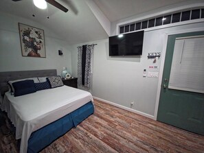 1 habitación, tabla de planchar con plancha, wifi y ropa de cama