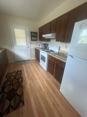 ميكروويف، فرن، موقد طهي مسطح، غسالة أطباق