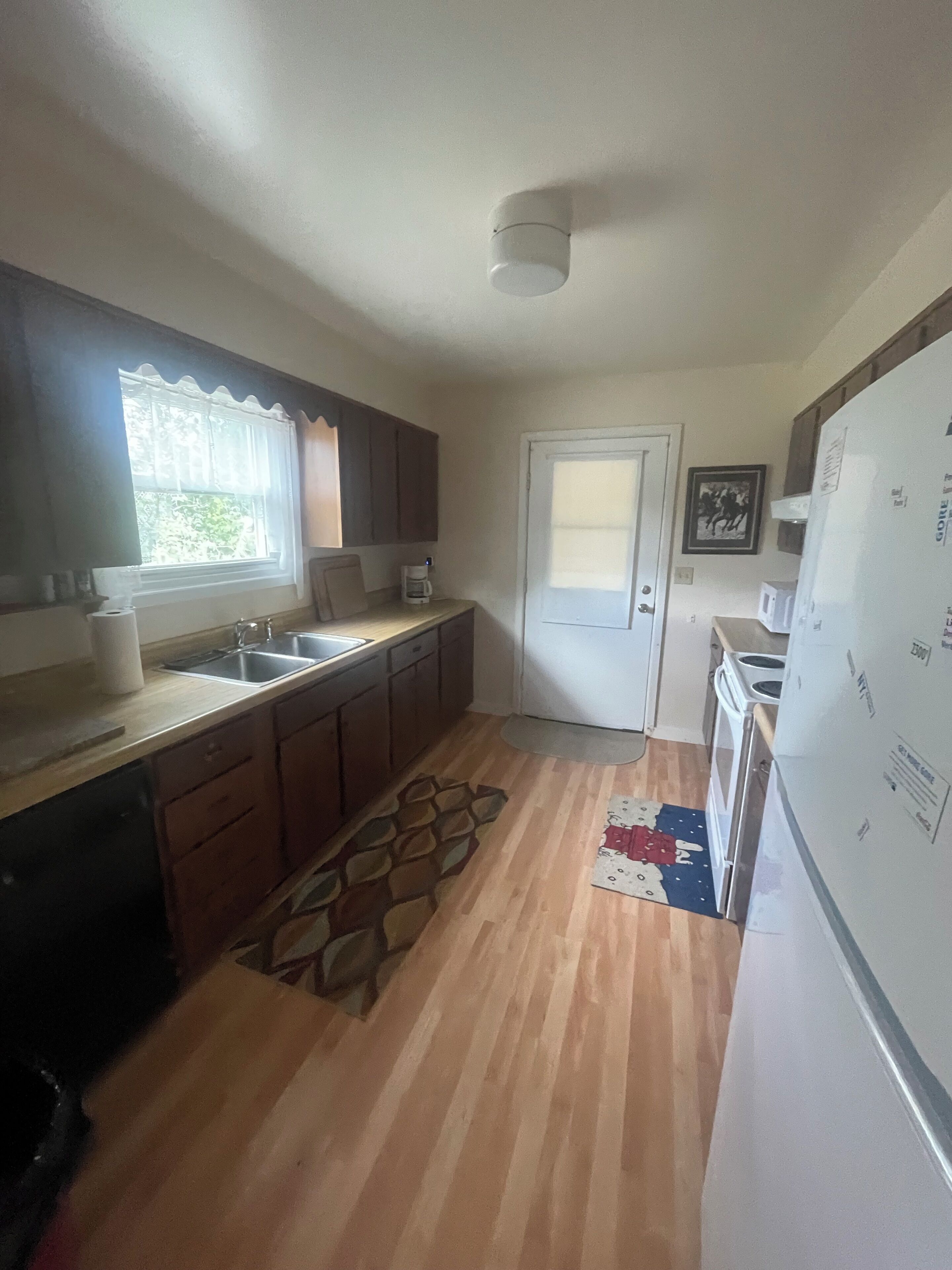 Microondas, horno, parrilla de estufa y lavavajillas 