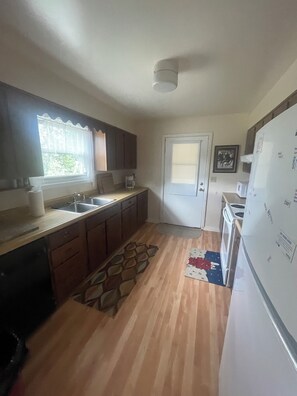 ميكروويف، فرن، موقد طهي مسطح، غسالة أطباق