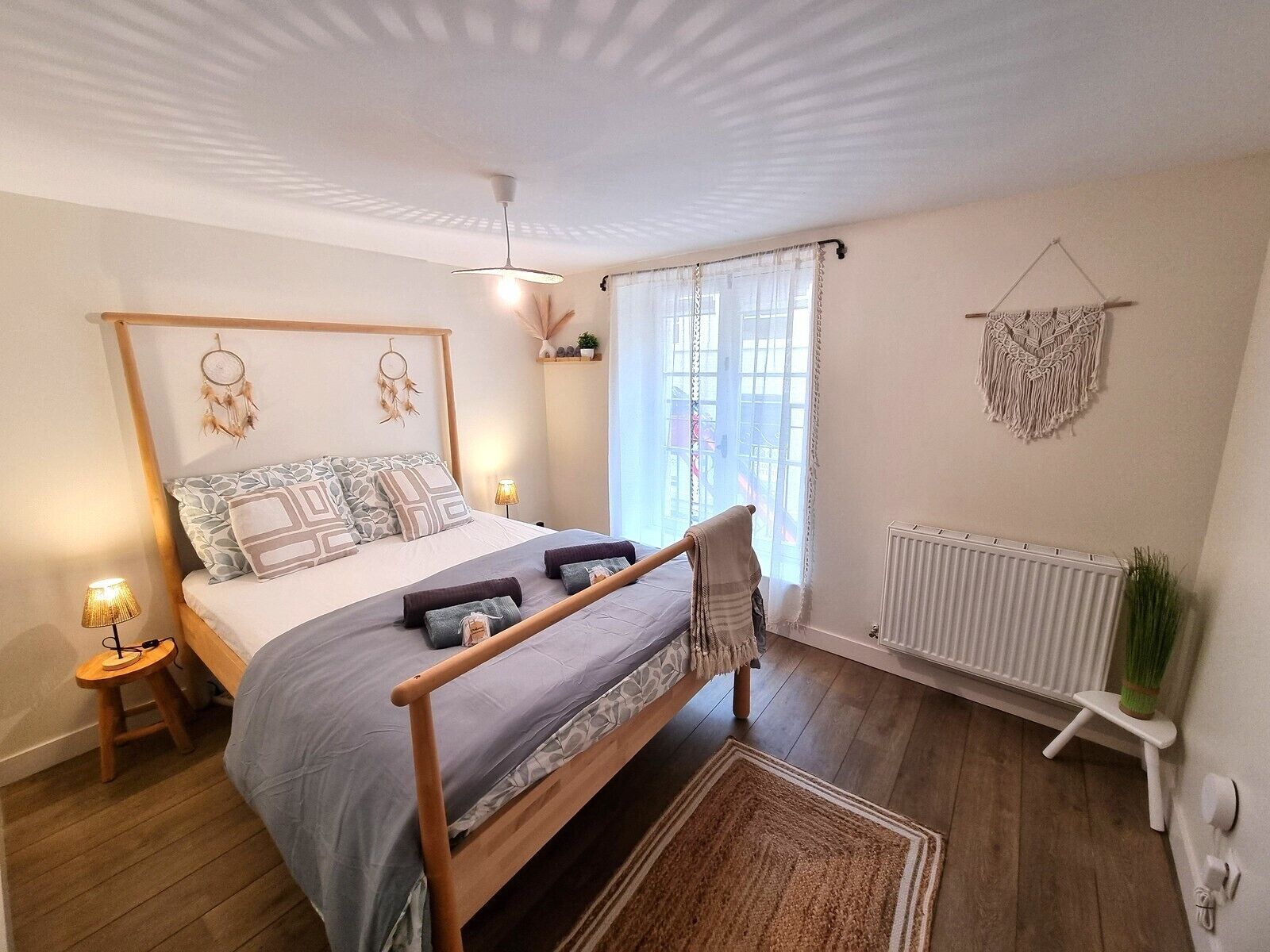 2 chambres, fer et planche à repasser, Wi-Fi gratuit, draps fournis