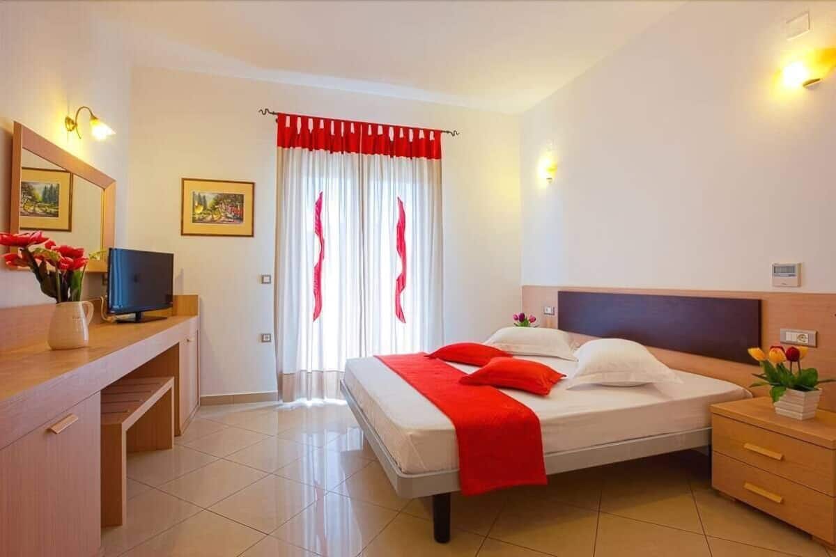 Standard Double or Twin Room | In-room safe, soundproofing, free WiFi