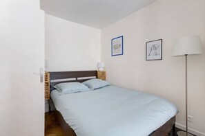 2 chambres, fer et planche à repasser, Wi-Fi, draps fournis