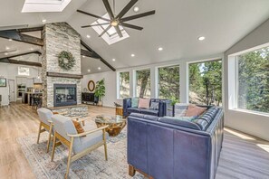 Interior - Luxe Ruidoso Retreat | Hot Tub & Scenic Views (Ruidoso)