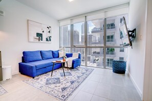 City Condo, City View | Living area | 50-inch Smart TV with digital channels, Netflix, Hulu - Miami Downtown Vacation Suites (Miami)