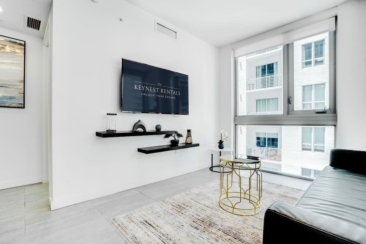 Elite-Apartment, Balkon, Stadtblick | Wohnbereich