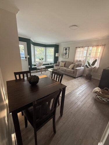 Cozy Cottage 1.5 mile to  Stadium Ann Arbor