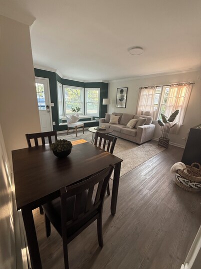Cozy Cottage 1.5 mile to  Stadium Ann Arbor