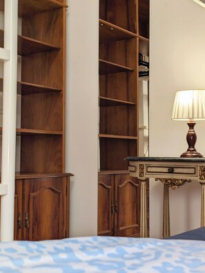 3 Schlafzimmer, Schreibtisch, kostenloses WLAN, Bettwäsche