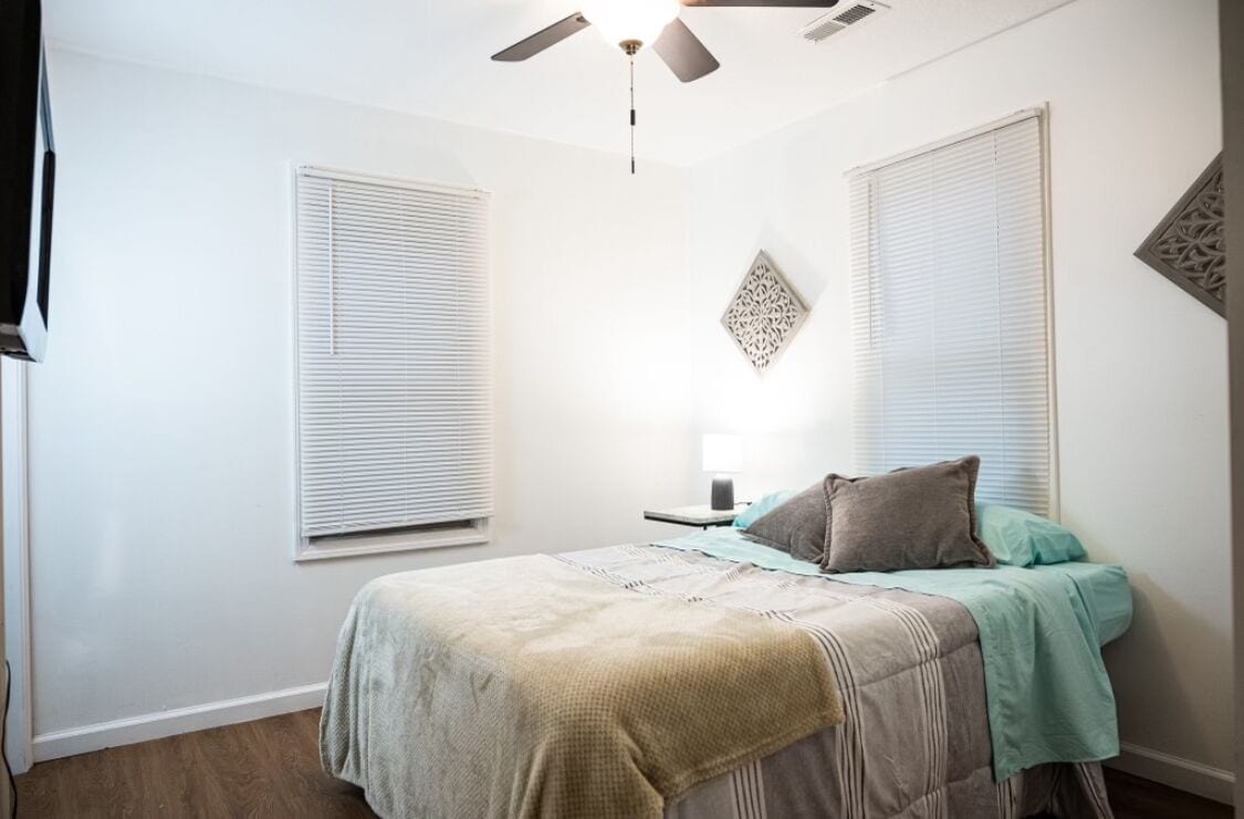 3 Schlafzimmer, Schreibtisch, Bügeleisen/Bügelbrett, kostenloses WLAN