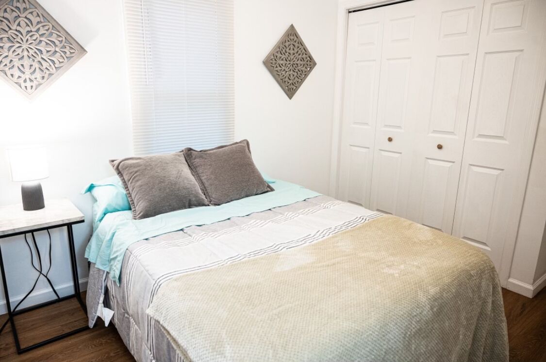 3 makuuhuonetta, työpöytä, silitysrauta/-lauta, ilmainen Wi-Fi