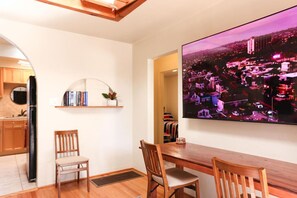 Dining - PerfectMissionBeachGetaway|Steps2Jetty|MissionBlvd (San Diego)