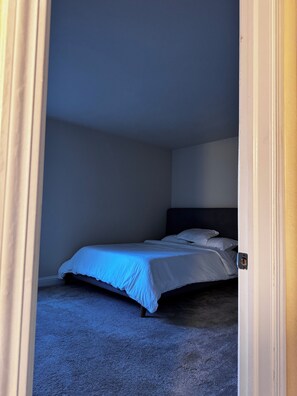 2 bedrooms, in-room safe, iron/ironing board, travel cot - Charming 2-bedroom apartment with AC, fitness room in fabulous Oklahoma City (Oklahoma City)