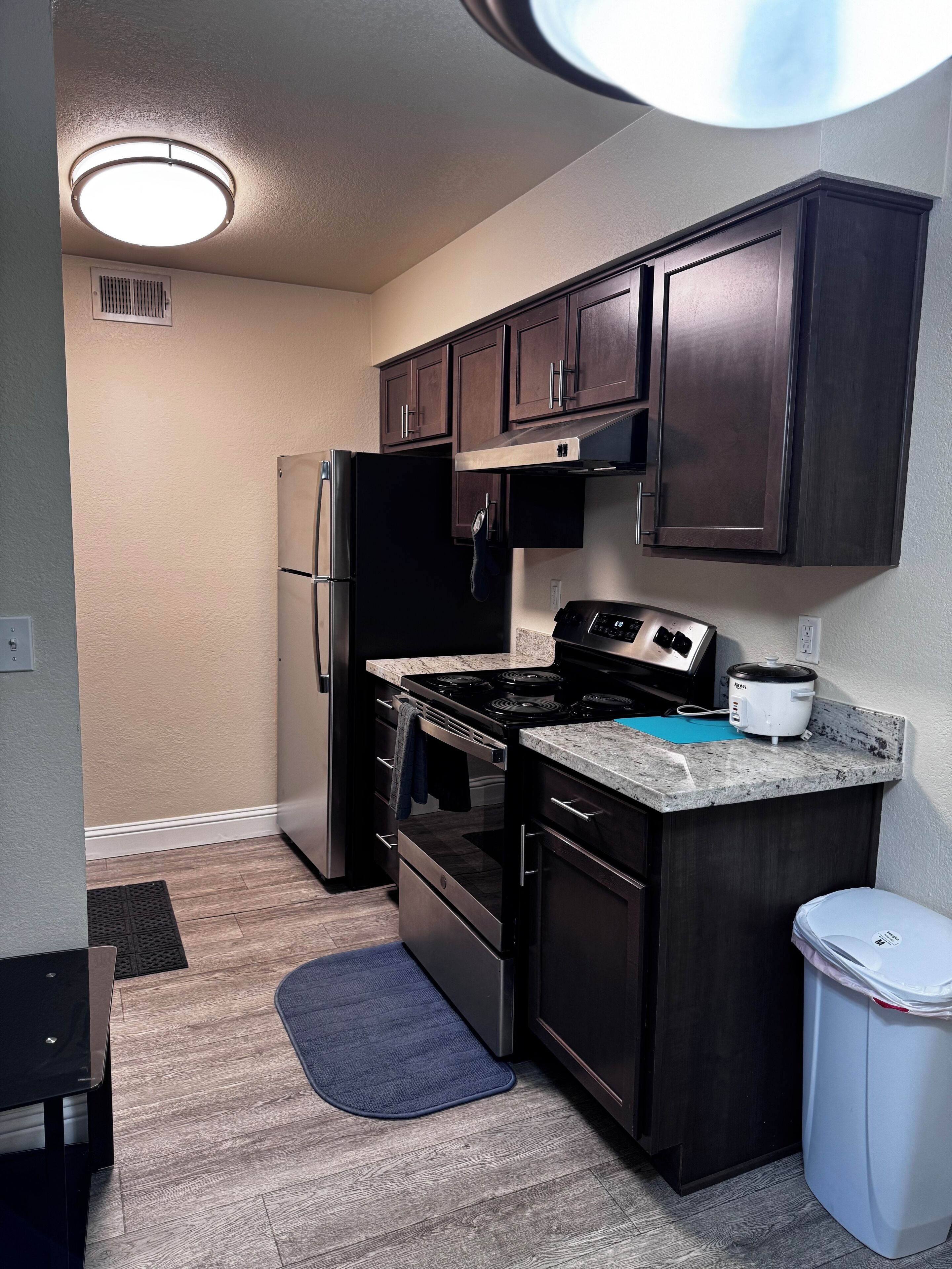 Mikrowelle, Ofen, Herdplatte, Geschirrspüler