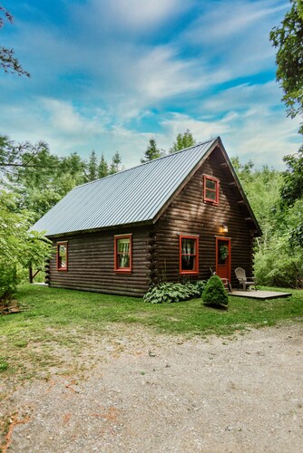 Log Cabin Near Bangor and Acadia National Park