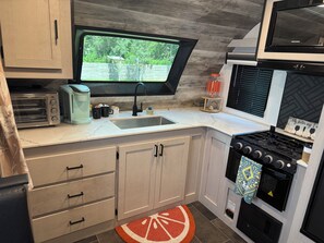 Fridge, microwave, oven, stovetop - River Road RV:  Close Access to the Withlacoochee & Rainbow River (Dunnellon)