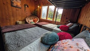 4 slaapkamers, een strijkplank/strijkijzer, wifi, beddengoed