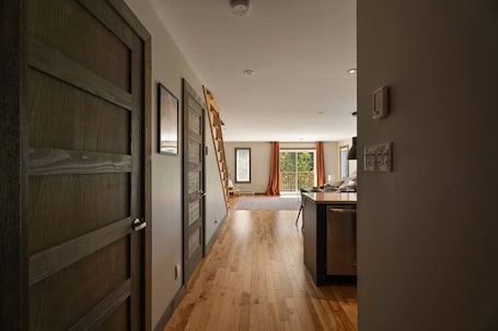 Interior. Ski/Bike/Hike In-Out | Soleil & Vue en Montagne