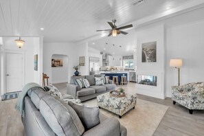 Una Smart TV, un reproductor de DVD