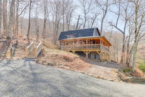 Exterior - Le Nest Wolf Laurel cabin + Hatley Point Ski (Madison County)
