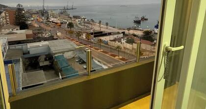 Ocean view apartment minutes from the terminal and the beach