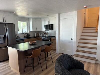 Modern Upscale Hermiston Home • Pet-Friendly • Private Fenced Yard