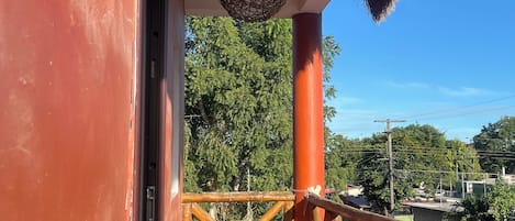 Deluxe suite, balkon, uitzicht op tuin | Terras