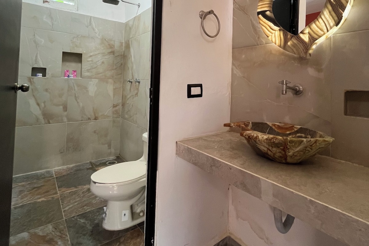 Junior Room, Garden View | Bathroom