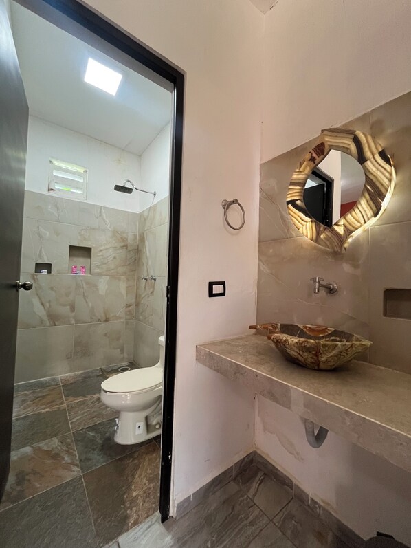 Habitación individual junior, 1 habitación, vistas al jardín | Baño