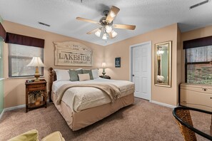 2 عدّة غرف نوم ومكواة/لوح كي وواي فاي مجانًا وملاءات أسرّة