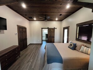 6 bedrooms, iron/ironing board, WiFi, bed sheets