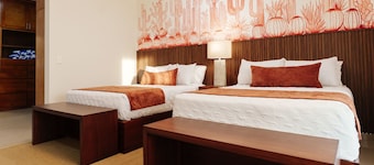 CASA CORAL (Steps from the beach and 5mnts from the boardwalk)